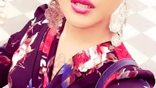 Bayan Jae, karantinadan önce Londra'da,