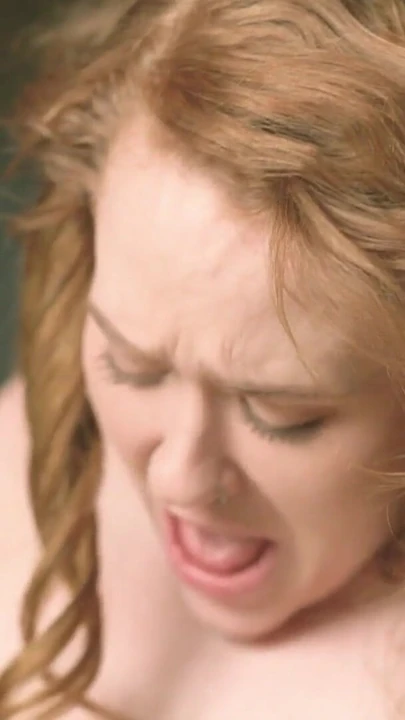 Незабываемый момент от "Тревоги блондинок лесбиянок! Это Charlie Forde и August King!"