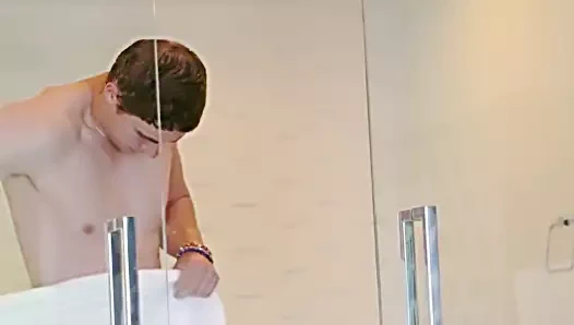 Petite üvey kardeşinin horoz asmr üvey kardeş için azgın alır