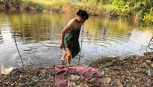 FN096 Kanal boyunca seyahat etmek eğlenceli, su güzel ve berrak ve insanlar güzel