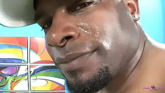 Tanınıyor olması yaramaz Bayan Platinum ve Candice Nicole'un sert bir üçlü seks olmasına yol açıyor