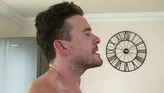 Üvey kız kardeş zenci bebek Kiki Minaj üvey erkek kardeşinin büyük yarağından sikiliyor