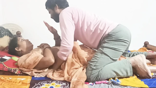 Sari giymiş yengeyle seks videosu