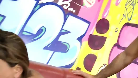 Büyük yarak emmeyi seviyor!