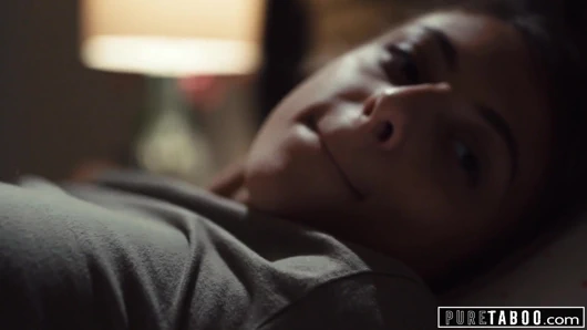 Saf tabu rahip genç 2 ona anal bekaretini ikna eder