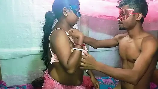 Hintli mamoni yenge romantik ve ateşli seksi bir yarağı sikiyor