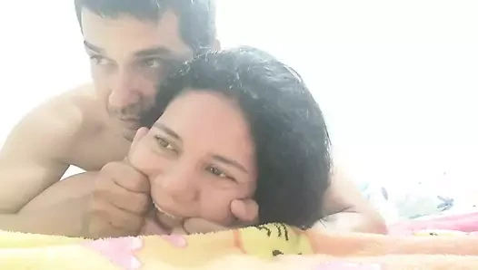 Kız arkadaş beyaz iç çamaşırlı sert sikişmek istiyor