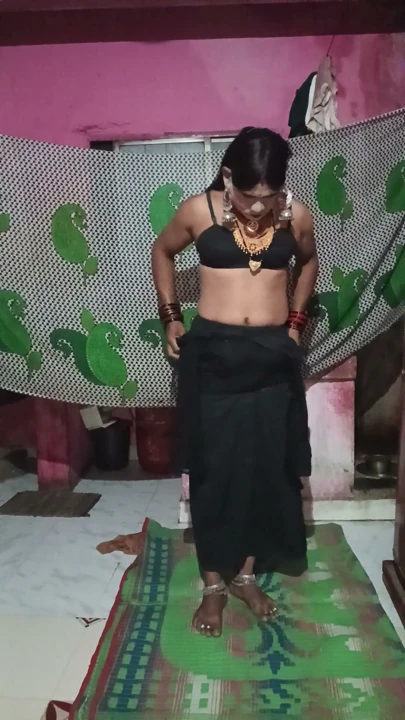 Deshi Madhuri bhabhi crasdreshing | Bölüm 1