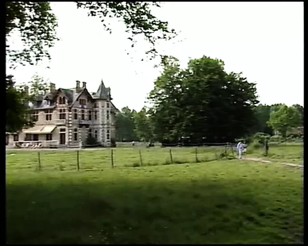 Memoires d'Une Jeune Servante (1988)