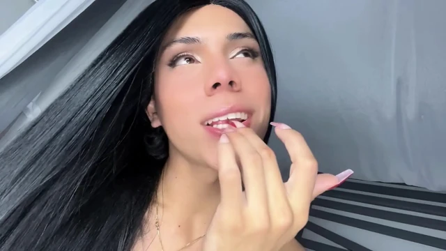 Lezzetli vücudum yarağını arzu ediyor