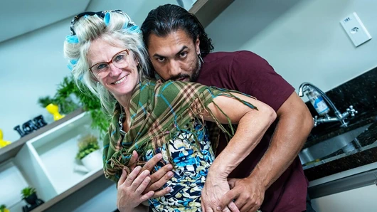 Gerçek 67 yaşındaki nine sert anal sikiliyor