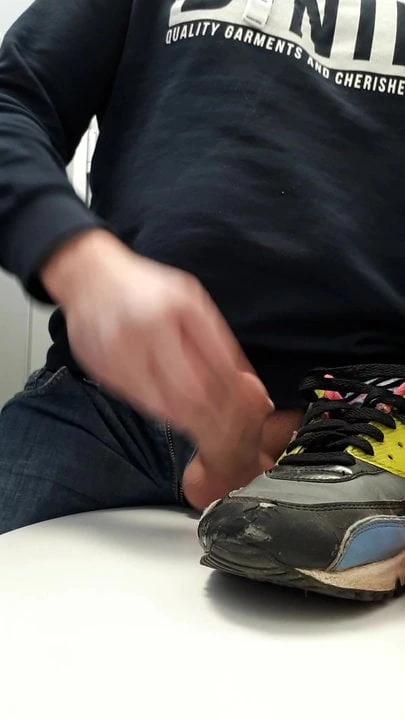 İş arkadaşlarına boşalmak nike air max