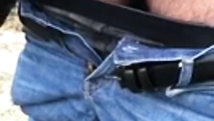 Francaise branle et suce le chauffeur