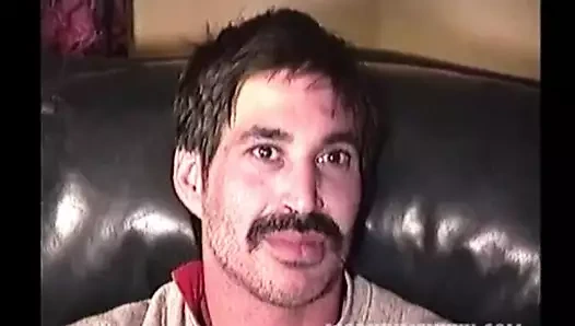 Amatör mike dayak yiyor