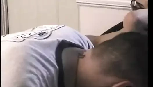 Heteroseksüel paulie elle muamele çekiyor