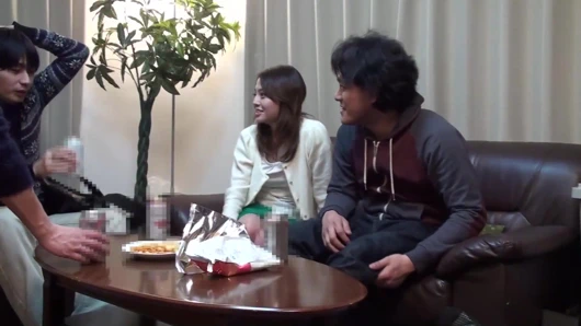 Cuckold fuck, ama o am suyu ile damlıyor! arkadaşının kız arkadaşı ile gizli seksi fuck