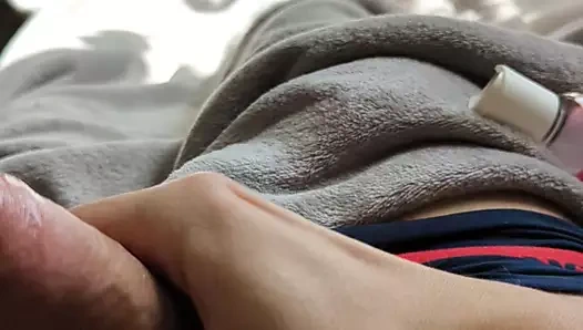 Alman inleyen adam Düsseldorf'ta mastürbasyon yapıyor