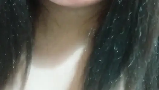 Fışkırtarak Islanana Kadar Götüme Doldurulmuş Lezzetli Bir Şeyle Fışkırtıyorum