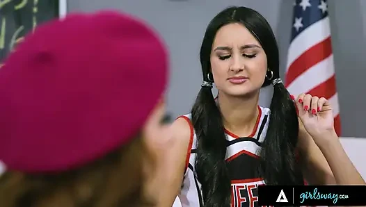 Girlsway - öğrenciler Eliza Ibarra, Kendra Spade ve Vanna Bardot gözaltıyı ateşli bir üçlü sekse dönüştürüyor!