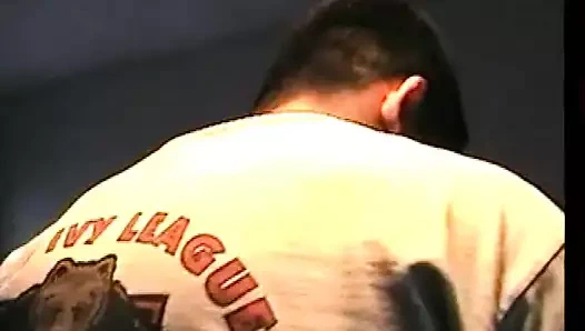 Düz zack'in dövüldüğünü izlemek