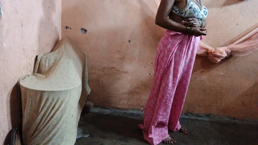 Ev ince oğlan sekste kızın tadını çıkarıyor