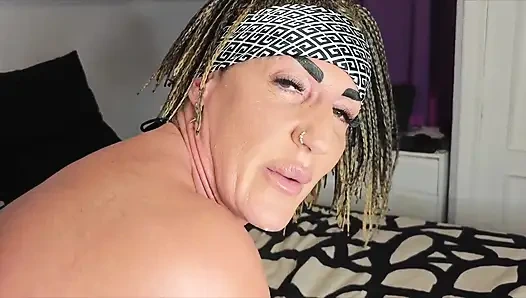 Birkaç güçlü dildoyla götümü kırıyor