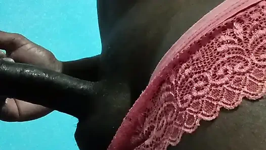 Ki külot penhen ke maal nikala veya bohot accha kiya hissediyor