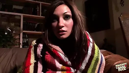 Aldatan kadın baştan çıkarıcı esmere unutulmaz kız arkadaşının yanında unutulmaz bir göt sikiyor