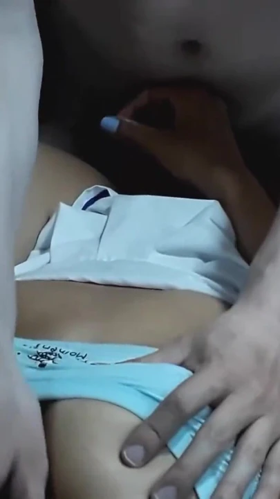 Miguel'in üvey kız kardeşinin o kadar mükemmel kalçaları vardı ki onlara bakmadan duramadı. | Klip 2