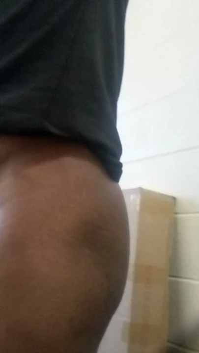 Güzel femboy twink babası için sulu kek yanaklarını açmayı seviyor | Klip 1