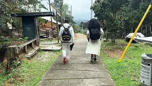 Kablolu Metroda Bir Yabancıya Oral Seks Yapıyorum Ve Sonra Onu Arvi Ormanı'nda Sevişmeye Davet Ediyorum