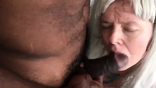 Sürtük sikikleri bbc ve gets boşalmak içinde ona ağız