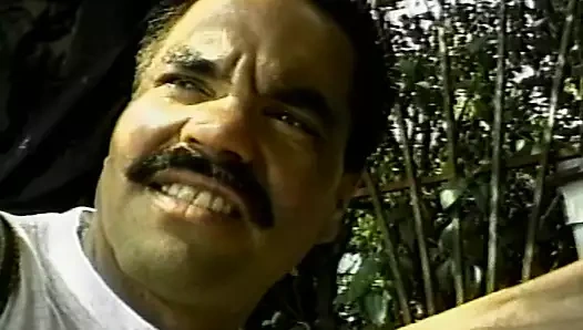 Muhteşem klasik sürtük göt deliğinden sikiliyor