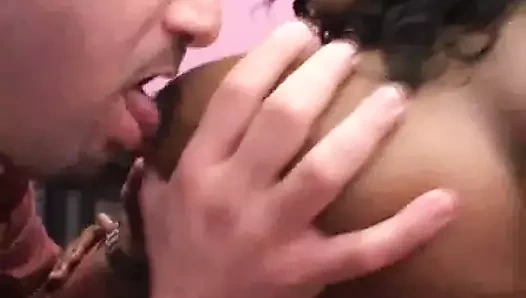 tıknaz siyah dolgun striptizci