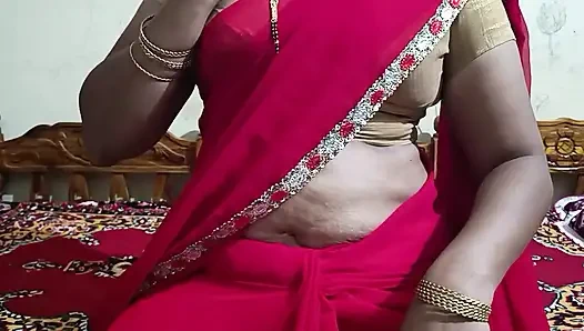 Azgın komşu teyzem genç bir adamı baştan çıkarıyor genç oğlan Telugu sesiyle sikişiyor