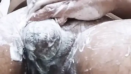 Karının böyle döle ihtiyacı var ..... iyi bir koca olmak