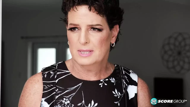 Мужчину трахает его адвокат