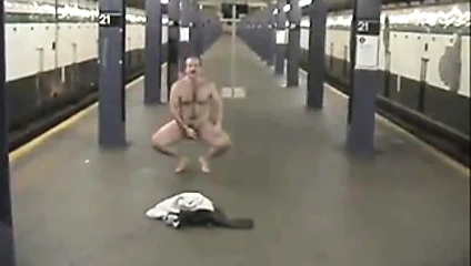 Köle dave çıplak üzerinde the metro