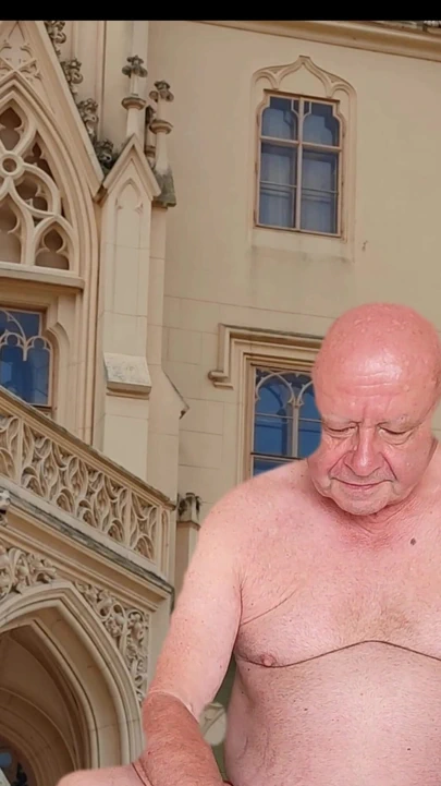 "Adamandeve ve lupo ile sokakta tam 4k film çıplak yoga" filminden önemli an