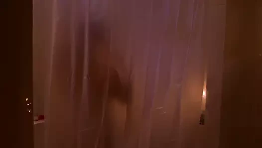 Tania saulnier: seksi duş kızı - smallville shf