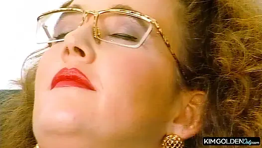 Sinnliche Selbstbefriedigung auf dem Sofa