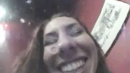 Sıcak esmer oral seks pov