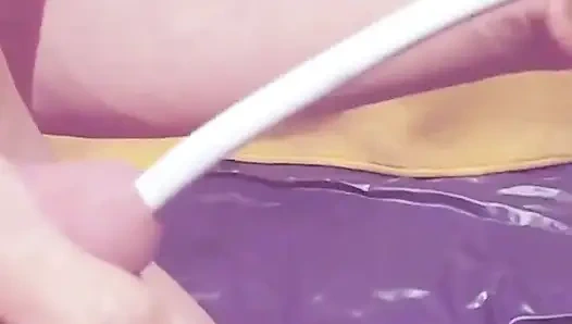 Hava pompasıyla idrar kesemi şişiriyorum ve götüme yumruk sokuyorum!