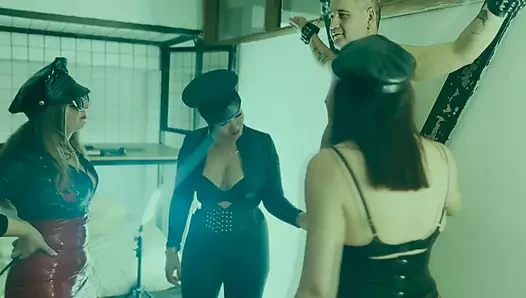 St Andrews çapraz acımasız çizik - Zeida Alexandra Zara Yunanistan'da