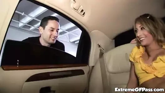 saksocu sarışın yaladı dışarı ve alay