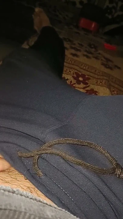 Lower mein se nikalta penis