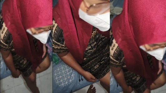 Tesettürlü üvey annem sakso çekiyor ve üvey oğlu tarafından sikiliyor