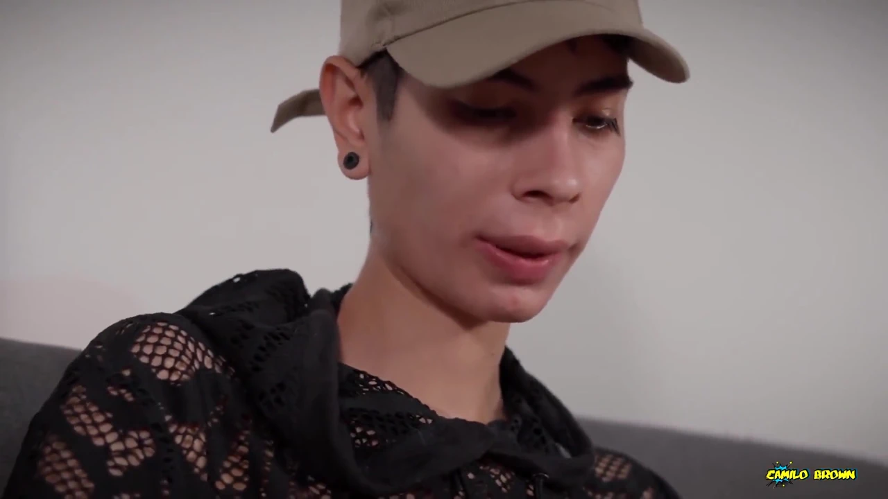 Twink asiático se coge un fleshlight casero en porno gay