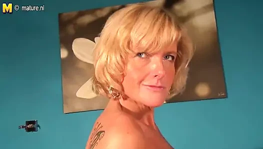 Yaramaz gerçek anneanne oynama ile ona eski kedi