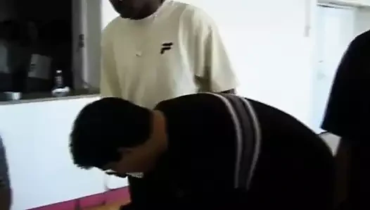 Candy Apples bereitet Ihren Weltrekord-Gang-Bang vor